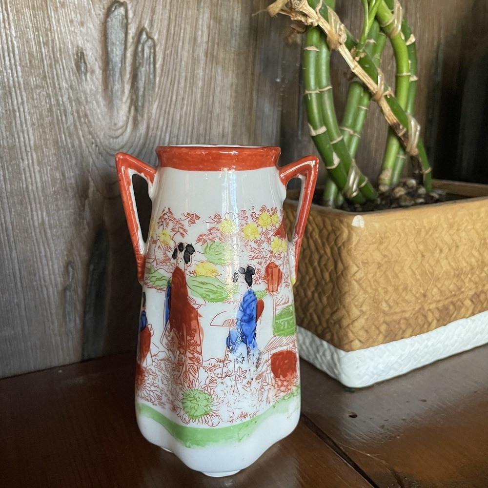 Vintage‎ Japanese Geisha Ware Porcelain Vase With Double Handles 4.8" White Red